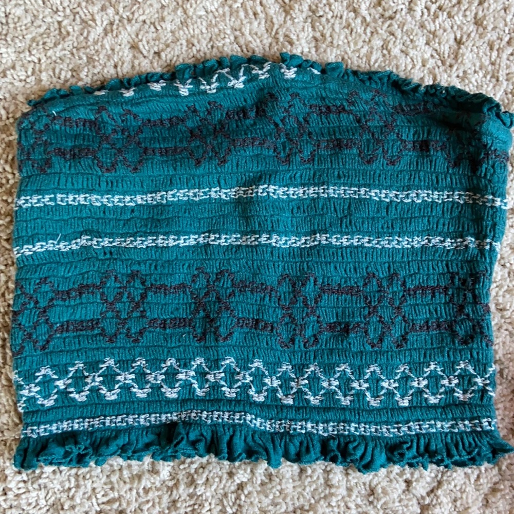Urban tube top perfect for summer! Only worn once